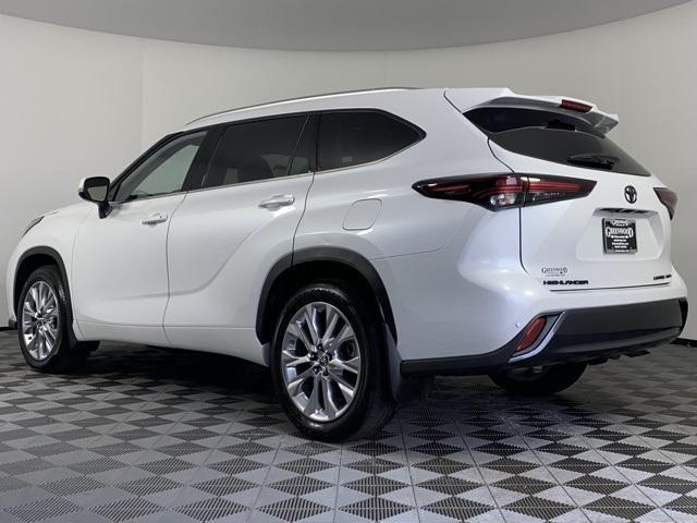 used 2024 Toyota Highlander car, priced at $45,994