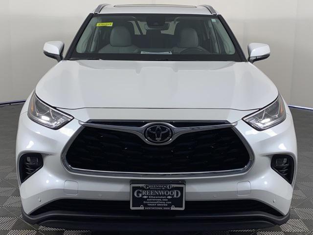 used 2024 Toyota Highlander car, priced at $45,994