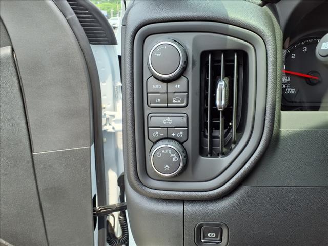 new 2025 Chevrolet Silverado 1500 car, priced at $40,061