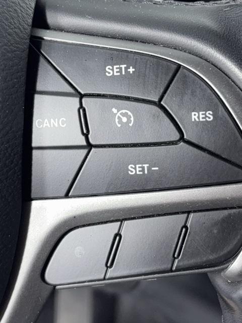 used 2020 Jeep Grand Cherokee car, priced at $23,403