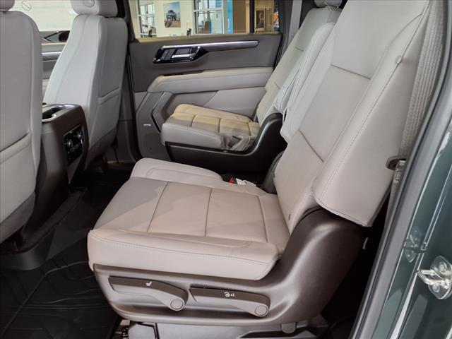 new 2025 Chevrolet Suburban car, priced at $78,180