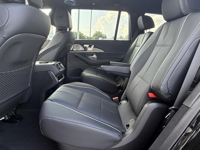 new 2025 Mercedes-Benz GLS 450 car, priced at $114,940