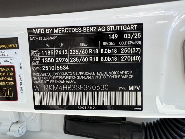 new 2025 Mercedes-Benz GLC 300 car, priced at $54,185