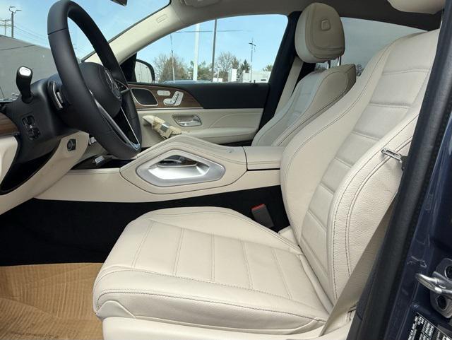 new 2025 Mercedes-Benz GLE 450 car, priced at $80,180