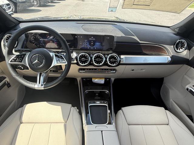 new 2025 Mercedes-Benz GLB 250 car, priced at $53,390