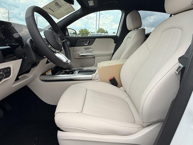 new 2025 Mercedes-Benz GLA 250 car, priced at $47,295