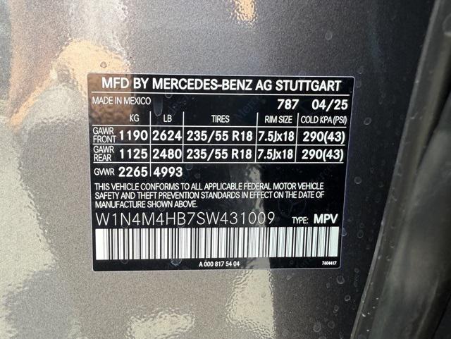 new 2025 Mercedes-Benz GLB 250 car, priced at $53,540