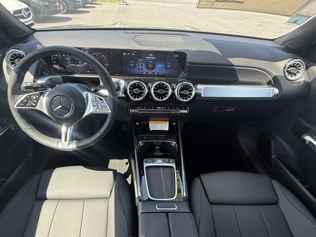 new 2025 Mercedes-Benz GLB 250 car, priced at $53,540