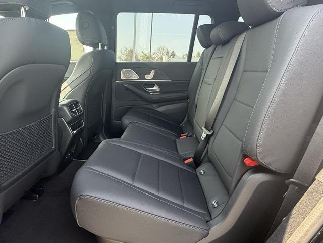 new 2025 Mercedes-Benz GLS 450 car, priced at $91,615