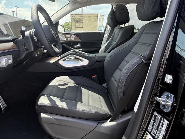 new 2025 Mercedes-Benz GLS 450 car, priced at $98,300
