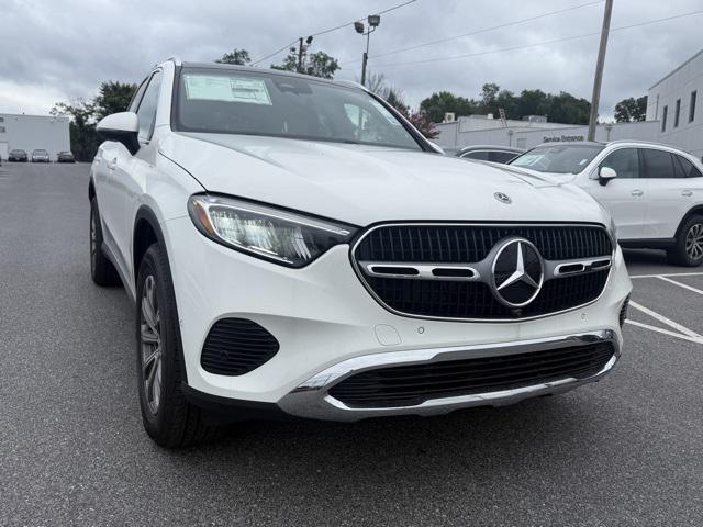 new 2025 Mercedes-Benz GLC 300 car, priced at $56,270