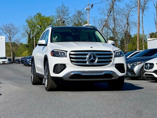 new 2024 Mercedes-Benz GLS 450 car, priced at $90,125