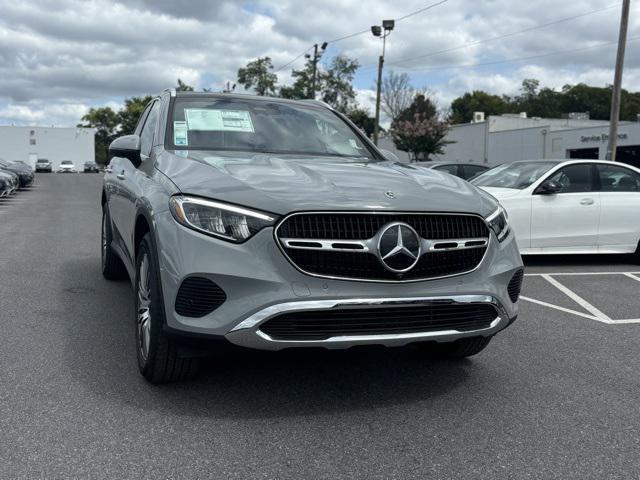 new 2025 Mercedes-Benz GLC 300 car, priced at $59,280