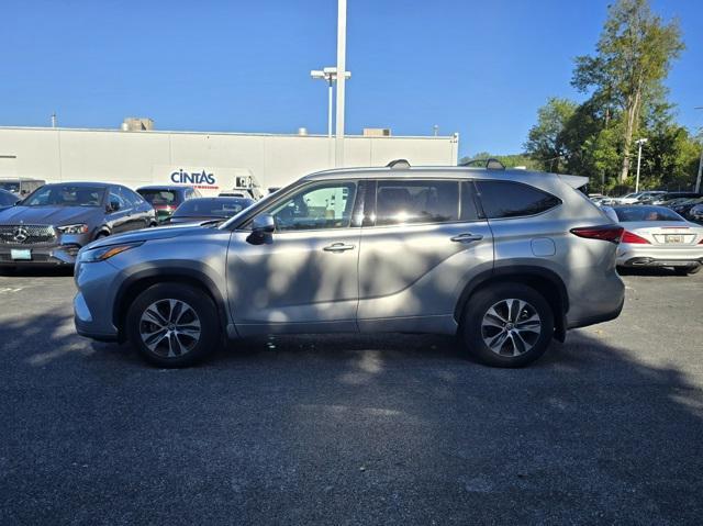 used 2020 Toyota Highlander car, priced at $31,542