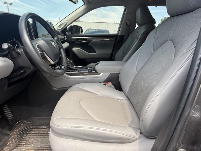 used 2022 Toyota Highlander car, priced at $41,988