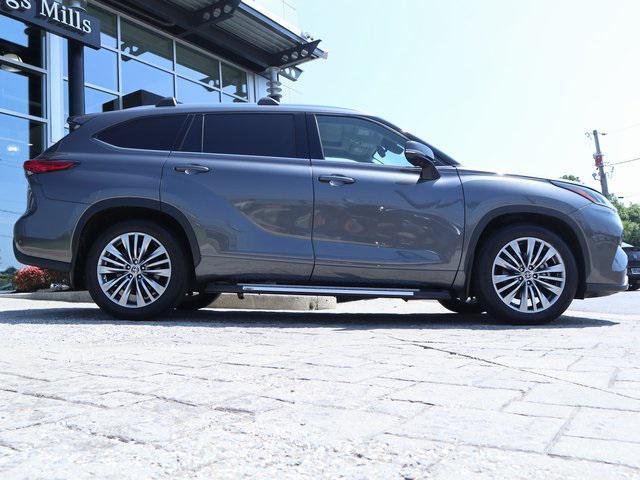 used 2022 Toyota Highlander car, priced at $42,369