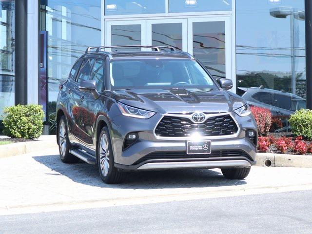 used 2022 Toyota Highlander car, priced at $42,369
