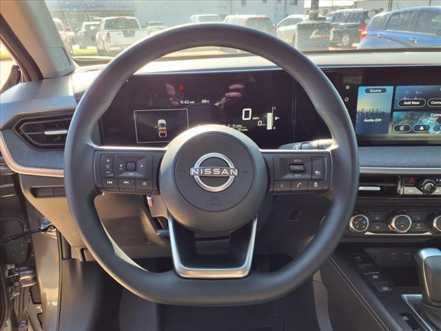 new 2025 Nissan Kicks car, priced at $29,025