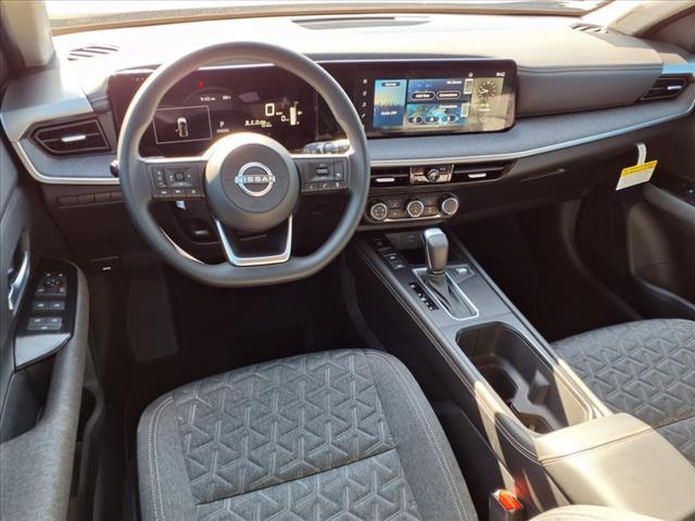 new 2025 Nissan Kicks car, priced at $29,025