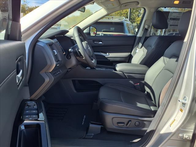 new 2025 Nissan Pathfinder car, priced at $44,255