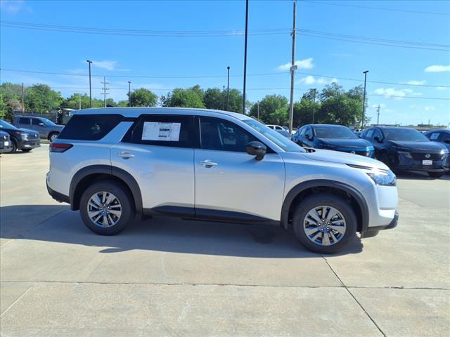 new 2025 Nissan Pathfinder car, priced at $40,360