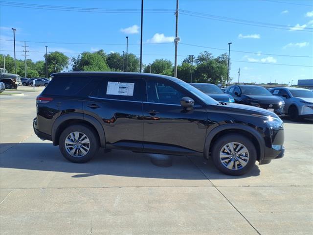 new 2025 Nissan Pathfinder car, priced at $38,360