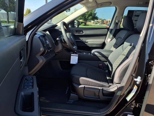 new 2025 Nissan Pathfinder car, priced at $38,360