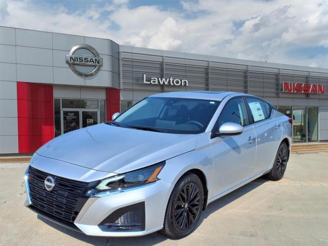 new 2025 Nissan Altima car, priced at $30,500
