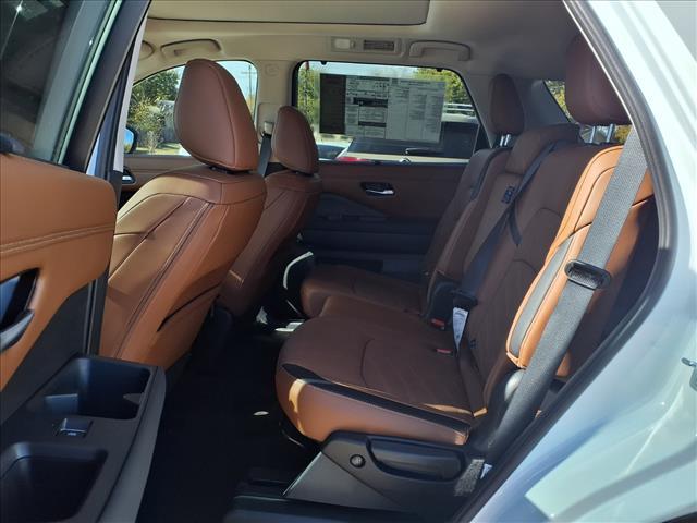 new 2025 Nissan Pathfinder car, priced at $54,510