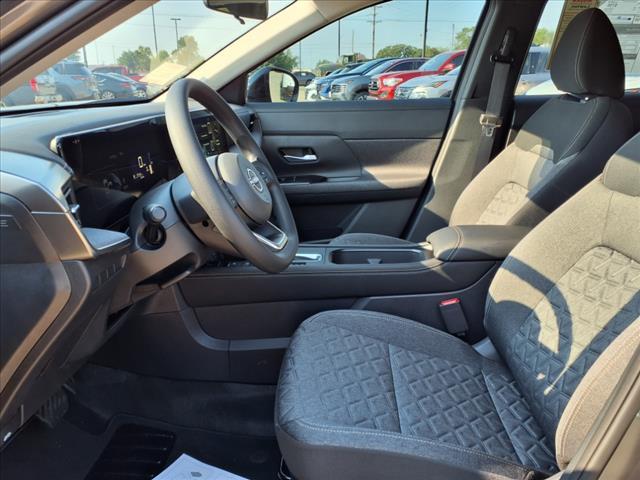 new 2025 Nissan Kicks car, priced at $29,795