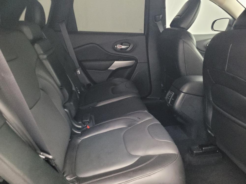 used 2018 Jeep Cherokee car, priced at $18,995