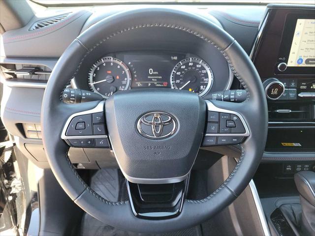 used 2024 Toyota Highlander car, priced at $40,987