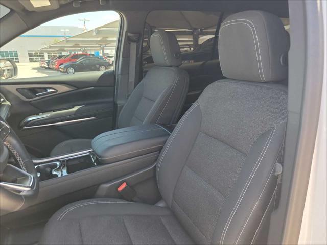 used 2024 Chevrolet Traverse car, priced at $39,987