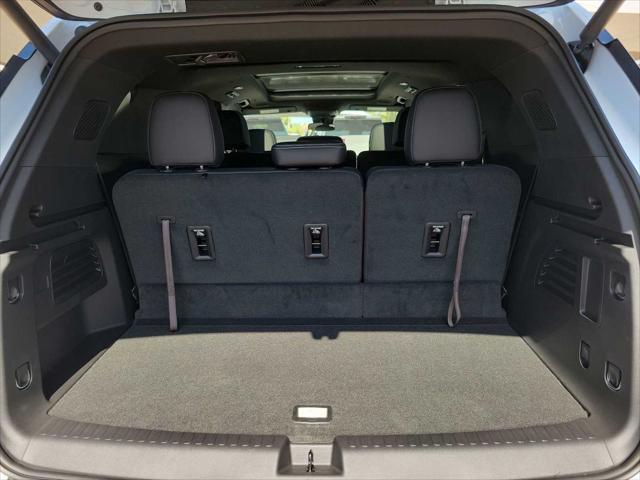 new 2025 Chevrolet Traverse car, priced at $50,205