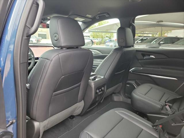 new 2025 Chevrolet Traverse car, priced at $48,004