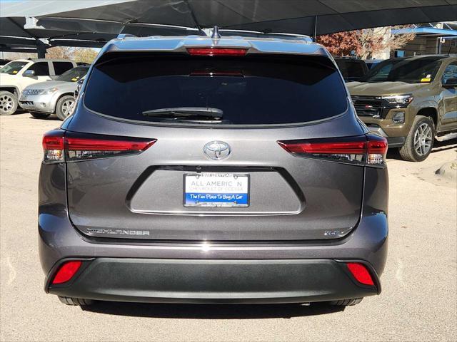 used 2021 Toyota Highlander car, priced at $32,987