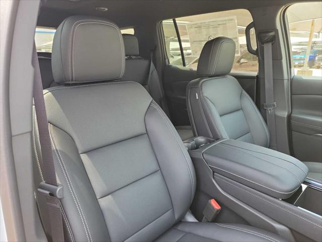 new 2025 Chevrolet Traverse car, priced at $43,195