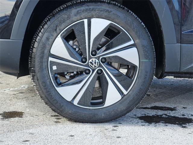 new 2025 Volkswagen Taos car, priced at $30,470