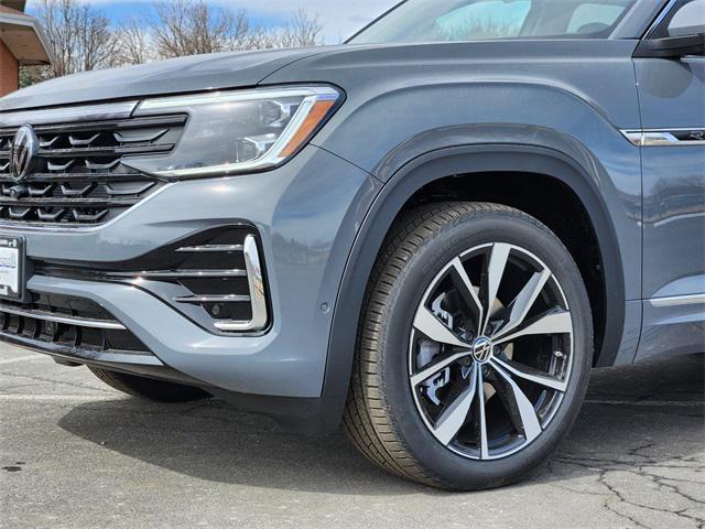 new 2025 Volkswagen Atlas car, priced at $52,447