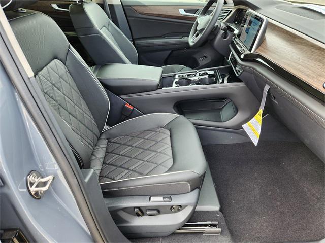 new 2025 Volkswagen Atlas car, priced at $52,346