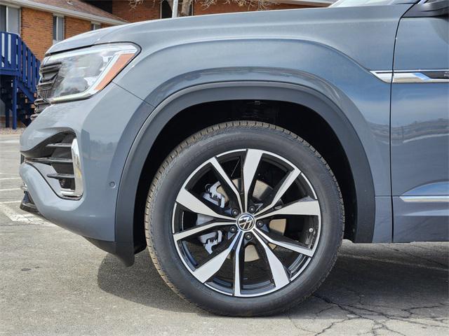 new 2025 Volkswagen Atlas car, priced at $50,747