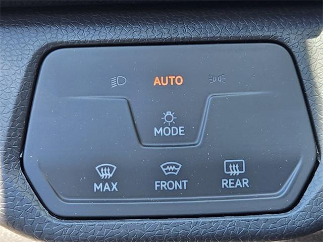 new 2025 Volkswagen ID.4 car, priced at $40,129