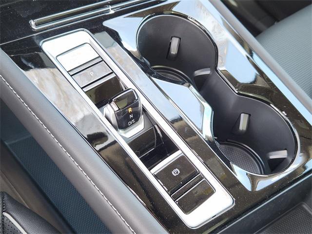 new 2025 Volkswagen Atlas car, priced at $52,856