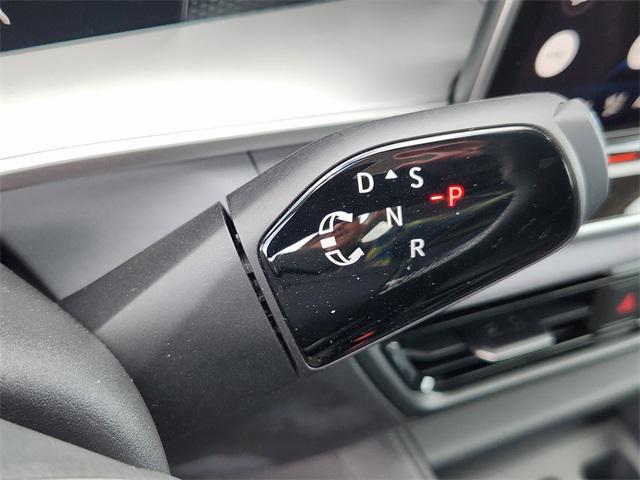 new 2025 Volkswagen Tiguan car, priced at $33,958