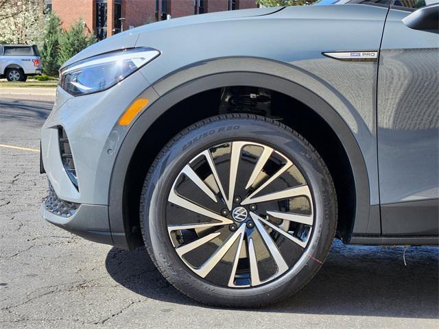 new 2025 Volkswagen ID.4 car, priced at $41,495