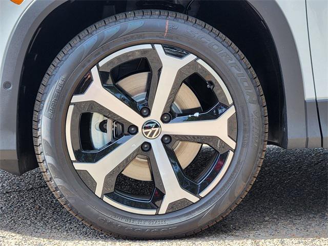 new 2025 Volkswagen Tiguan car, priced at $34,826