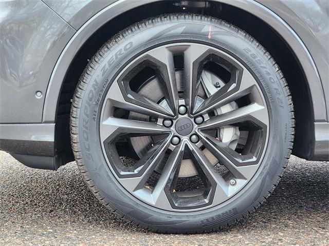 new 2026 Audi Q7 car, priced at $78,295