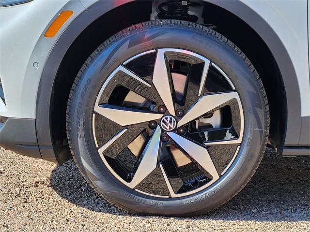 new 2025 Volkswagen ID.4 car, priced at $45,118