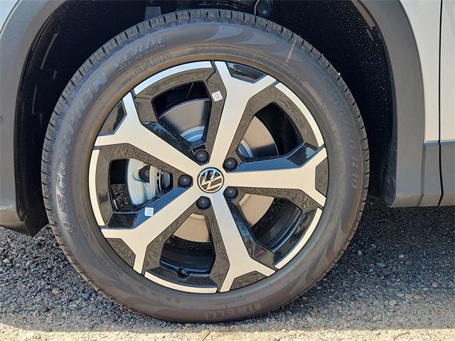 new 2025 Volkswagen Tiguan car, priced at $34,128