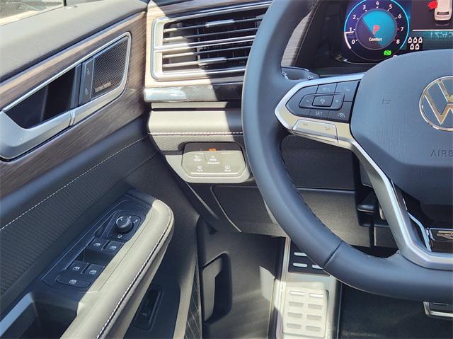 new 2025 Volkswagen Atlas car, priced at $51,611